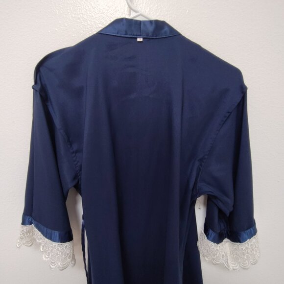 💙 Silky Navy Blue Robe with Lace Accents – Size Small - Picture 15 of 16
